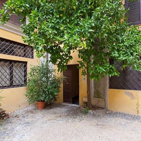 Discover The Pantheon From The Berardi Studio Flat Kültér fotó