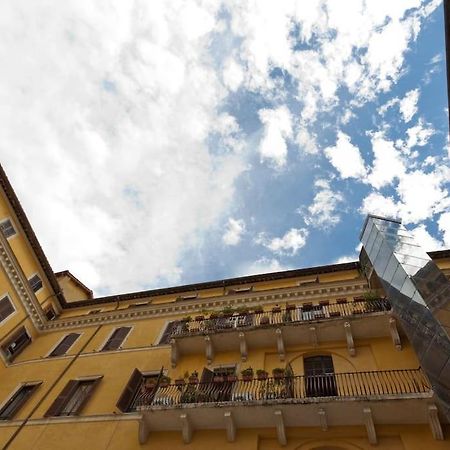 Discover The Pantheon From The Berardi Studio Flat Kültér fotó