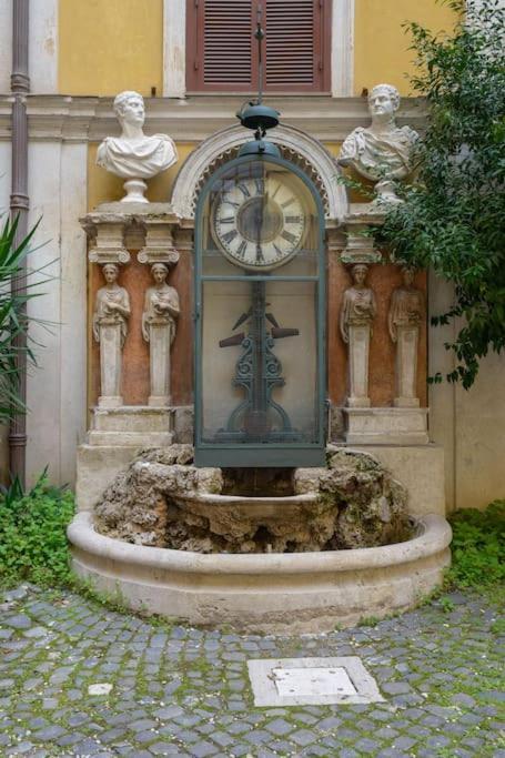 Discover The Pantheon From The Berardi Studio Flat Kültér fotó